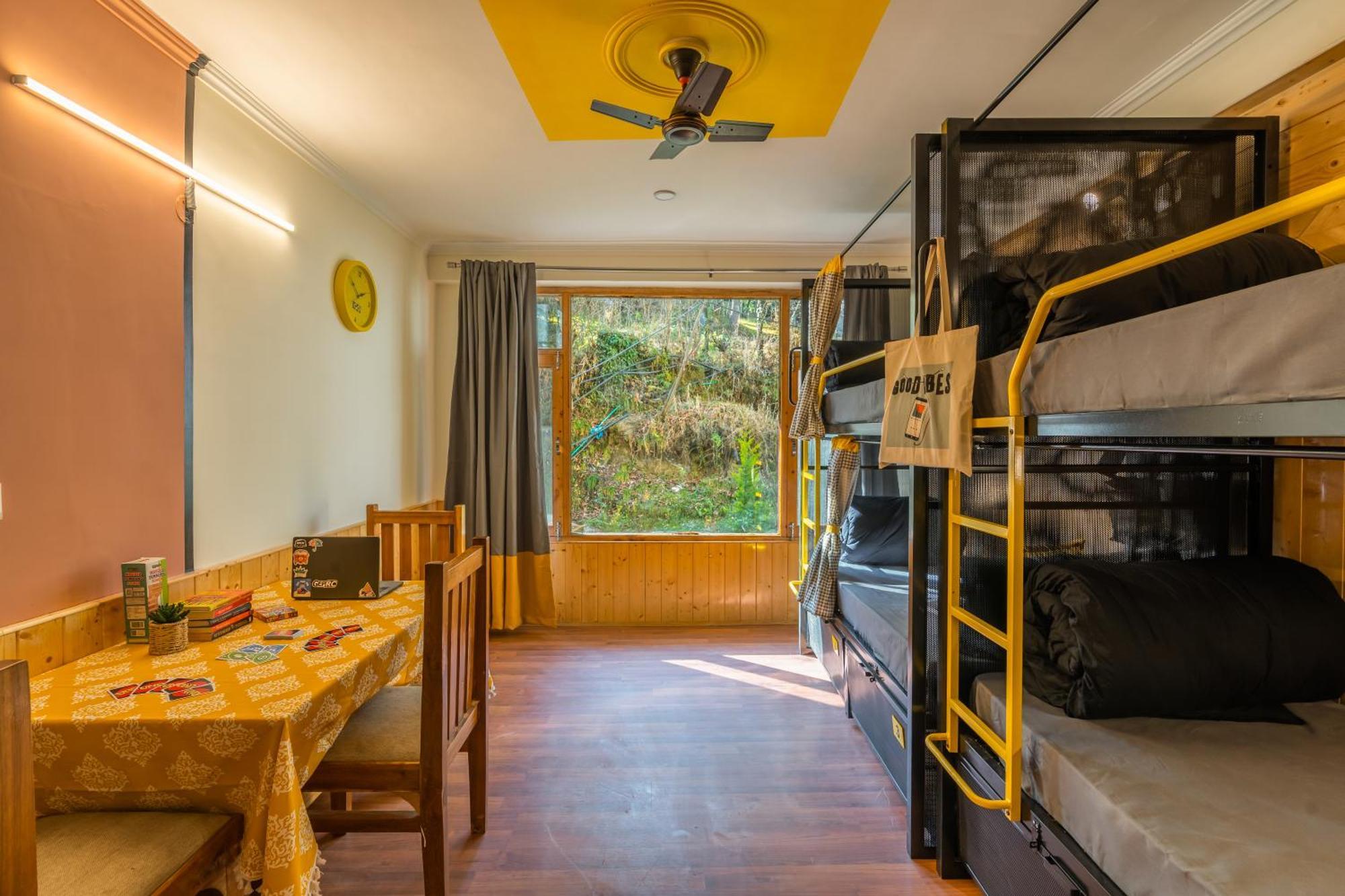 The Hosteller Manali, Old Manali ภายนอก รูปภาพ