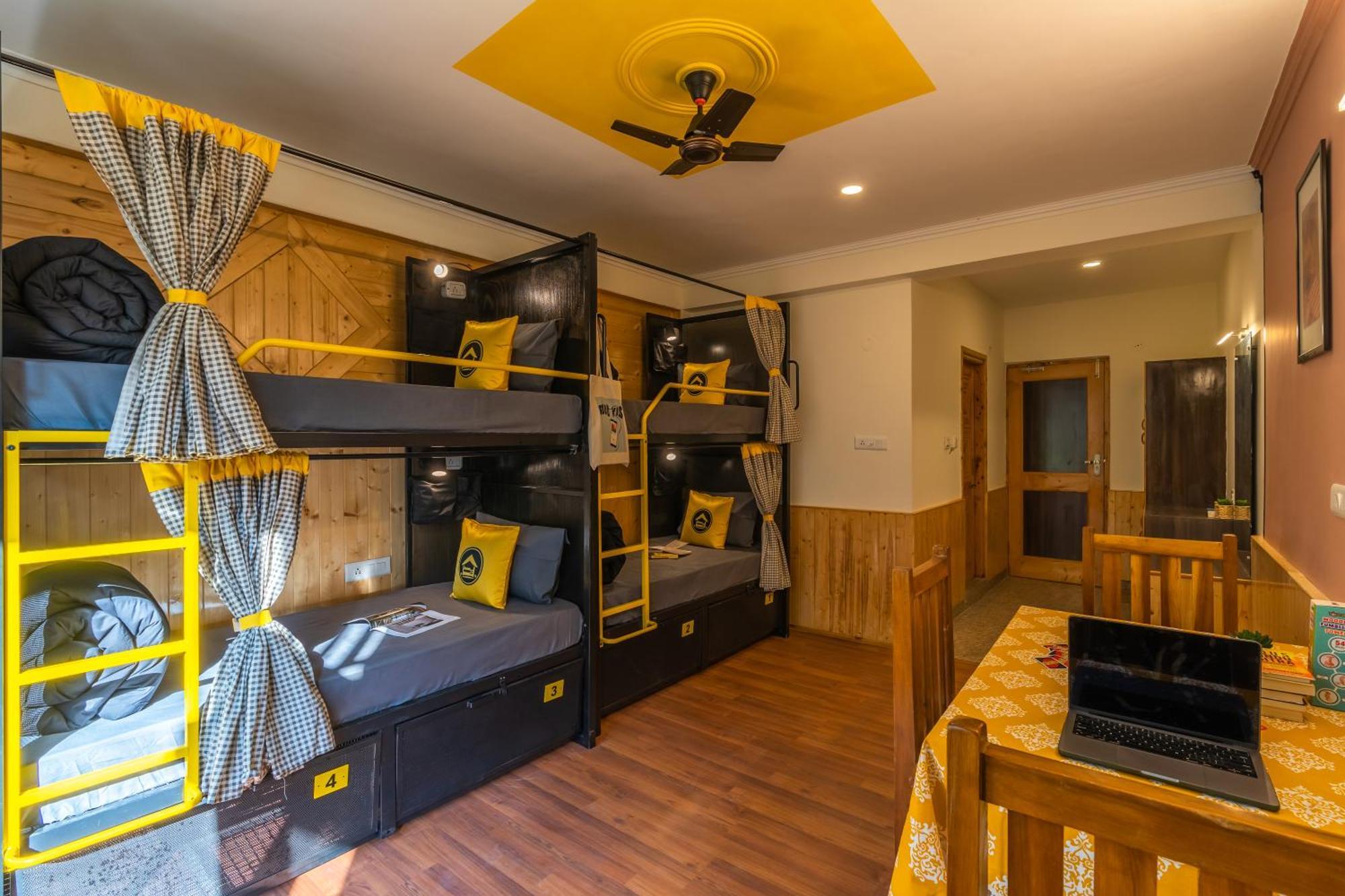 The Hosteller Manali, Old Manali ภายนอก รูปภาพ
