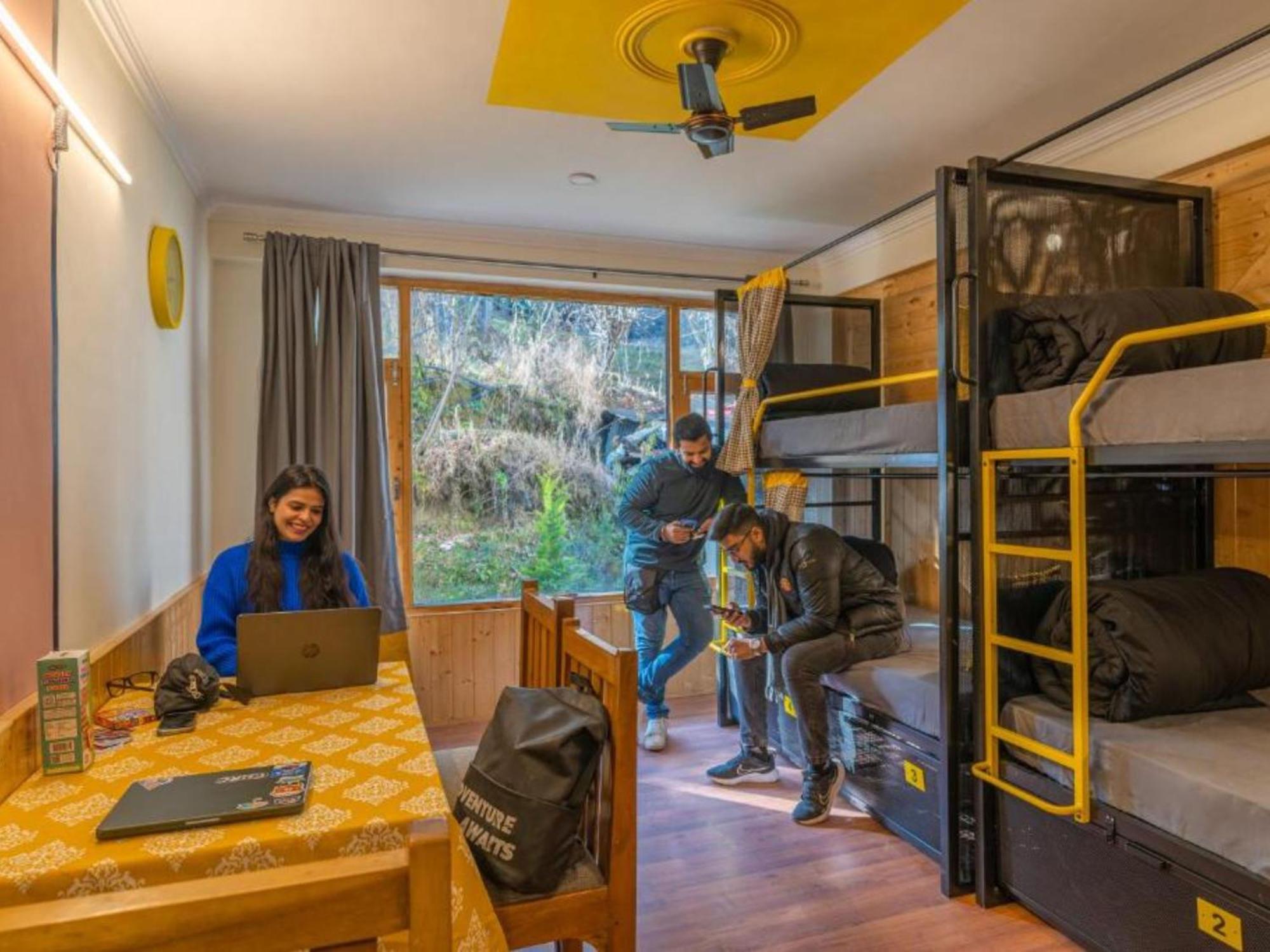 The Hosteller Manali, Old Manali ภายนอก รูปภาพ